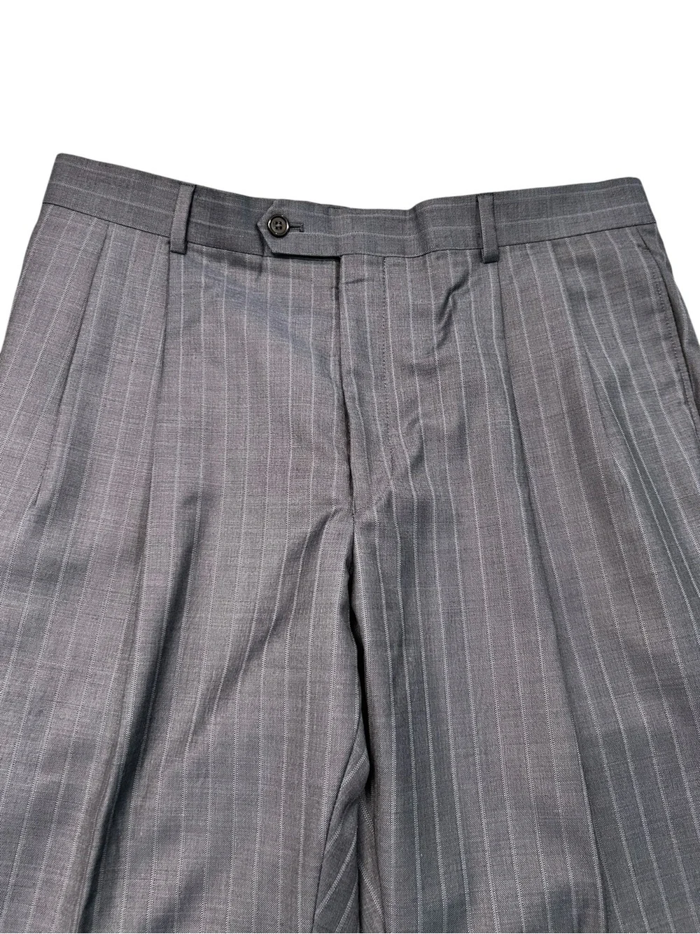 Jos. A. Bank Signature Gold Men's Gray Pinstripe Two-Piece Suit Jacket 42S 34/28